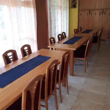 Tuettoes Vendeghaz Panzió Hedrehely