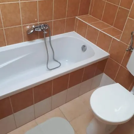 Tüttös Vendéghàz Hedrehely