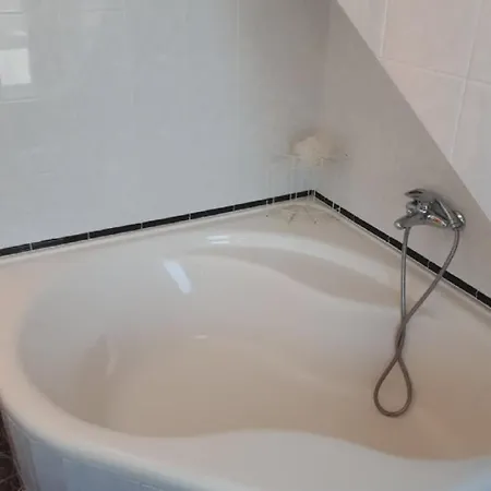 Panzió Tuettoes Vendeghaz