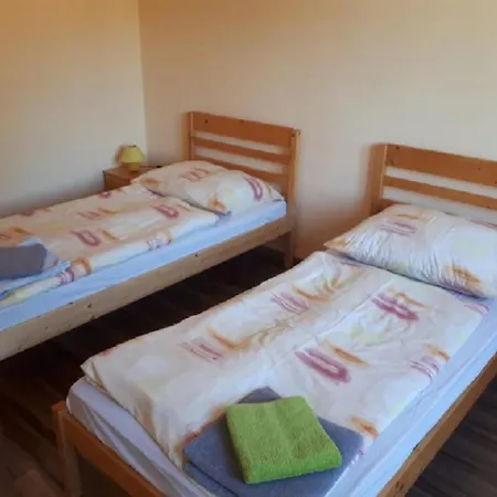 Tuettoes Vendeghaz Panzió 3*