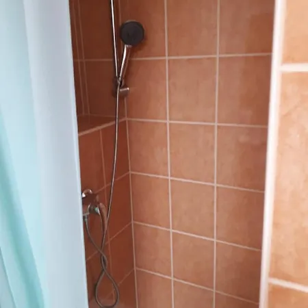 Panzió Tuettoes Vendeghaz 3*